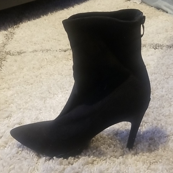 Shoes - Picture 2 of 3